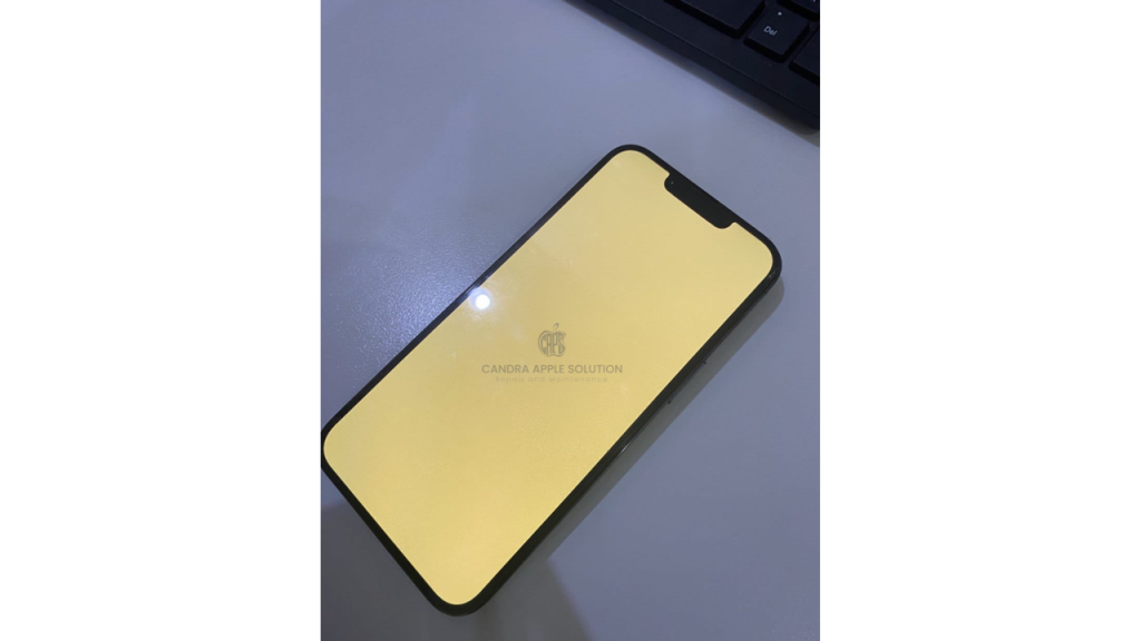 iPhone 13 Pro Max Yellow Tint