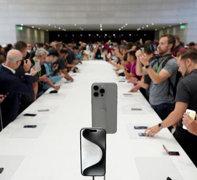 apple resmi meluncurkan iphone 15 reutersloren elliott 169
