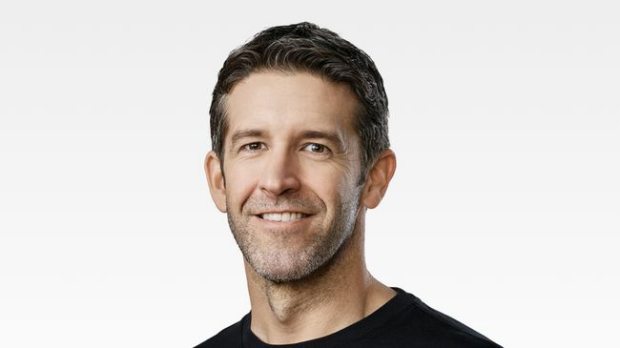 senior vice president hardware engineering apple john ternus 1759798270399 169